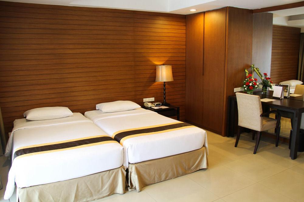 Furamaxclusive Sathorn, Bangkok Hotel Екстериор снимка