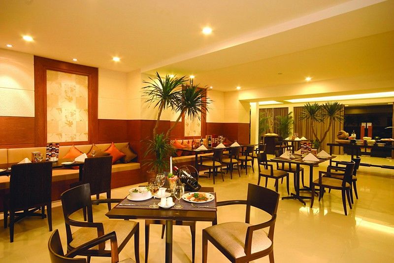 Furamaxclusive Sathorn, Bangkok Hotel Ресторант снимка