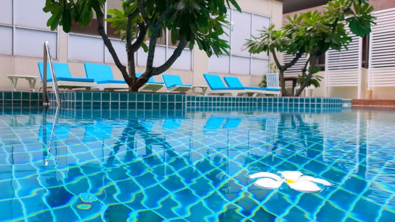 Furamaxclusive Sathorn, Bangkok Hotel Екстериор снимка